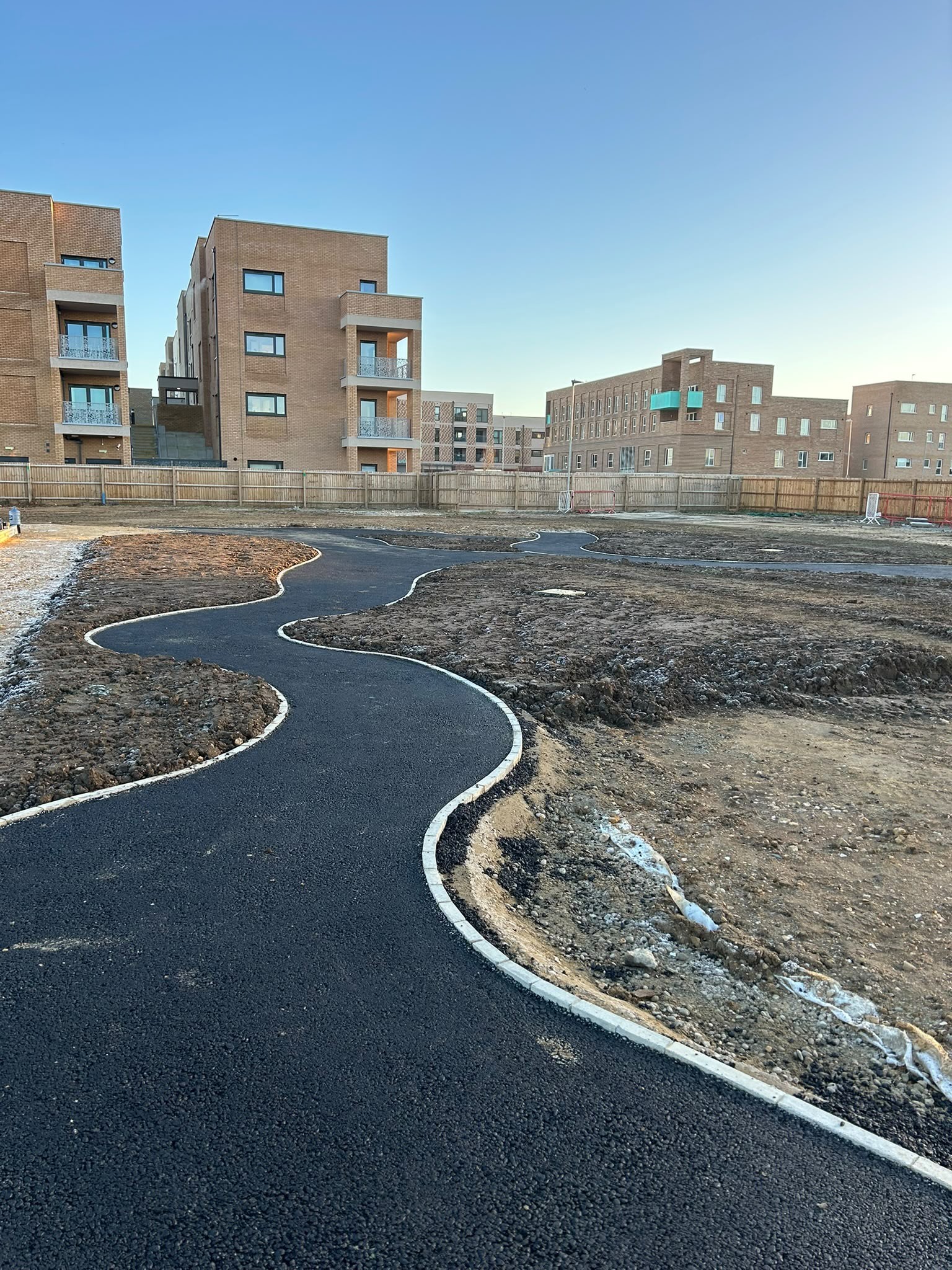 Footpath and tarmac surfacing, photo 2