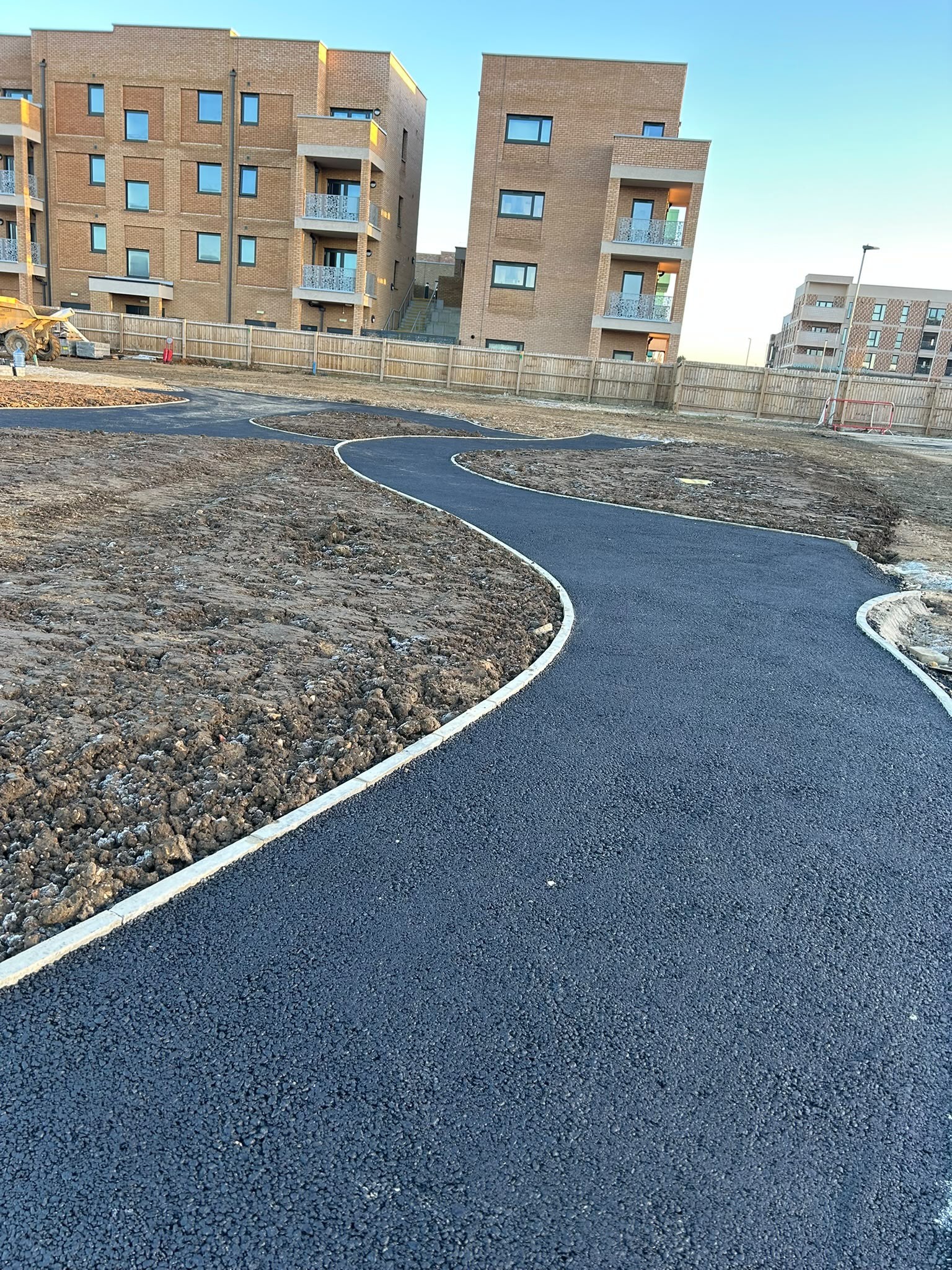 Footpath and tarmac surfacing, photo 3
