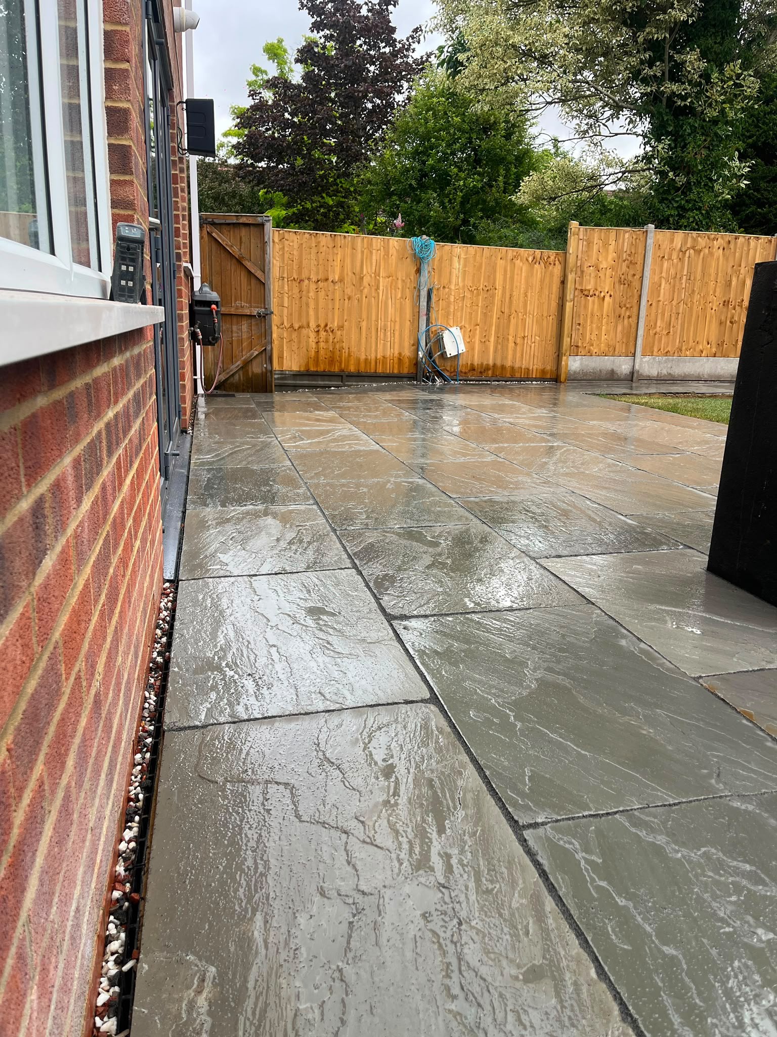 Sandstone slab patio, photo 2