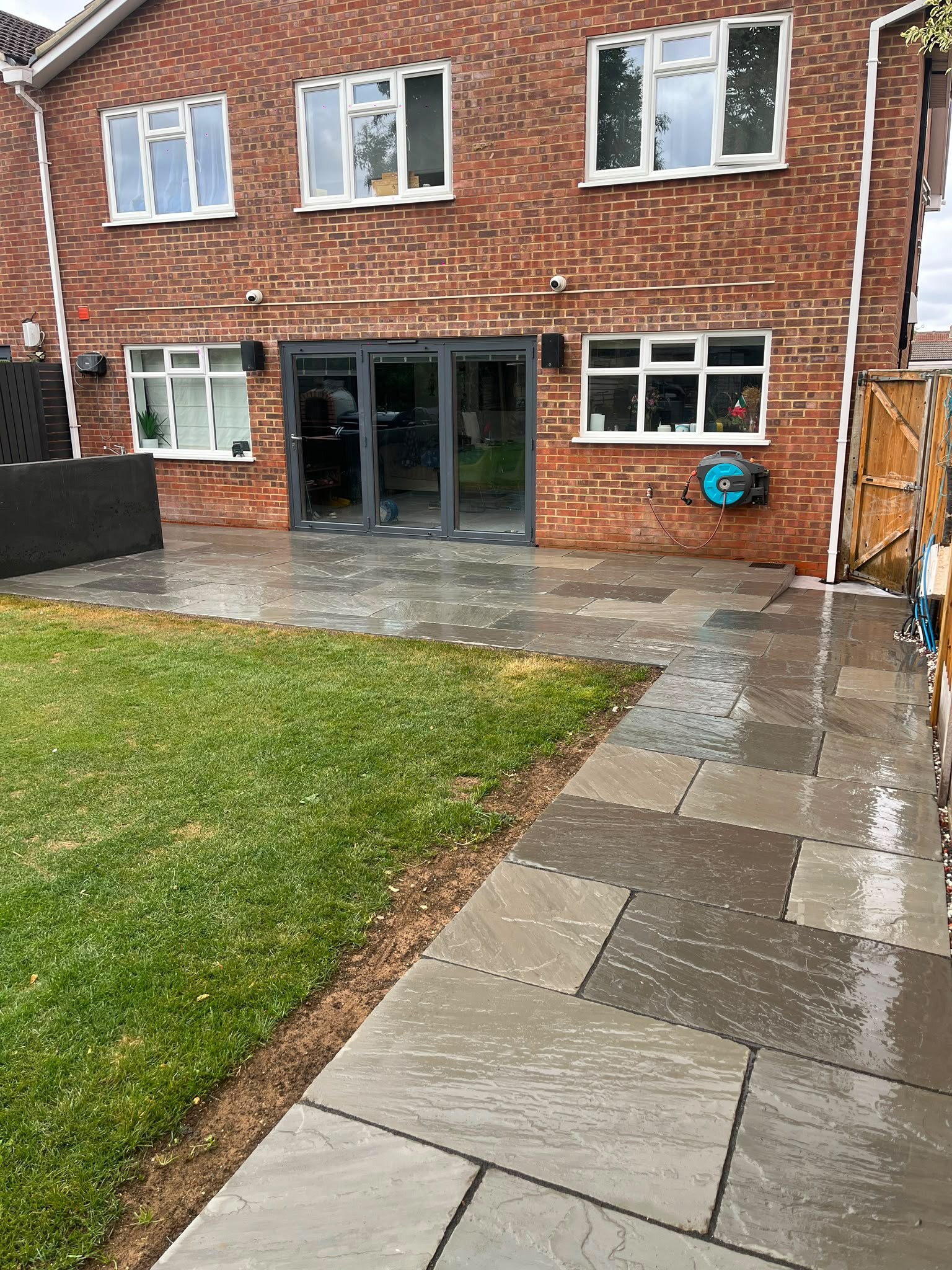 Sandstone slab patio, photo 3